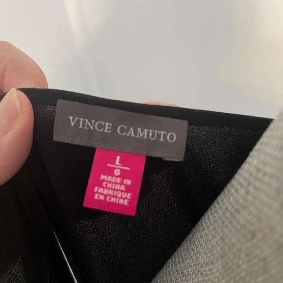 Vince Camuto, sheer v neck - Picture 4 of 4